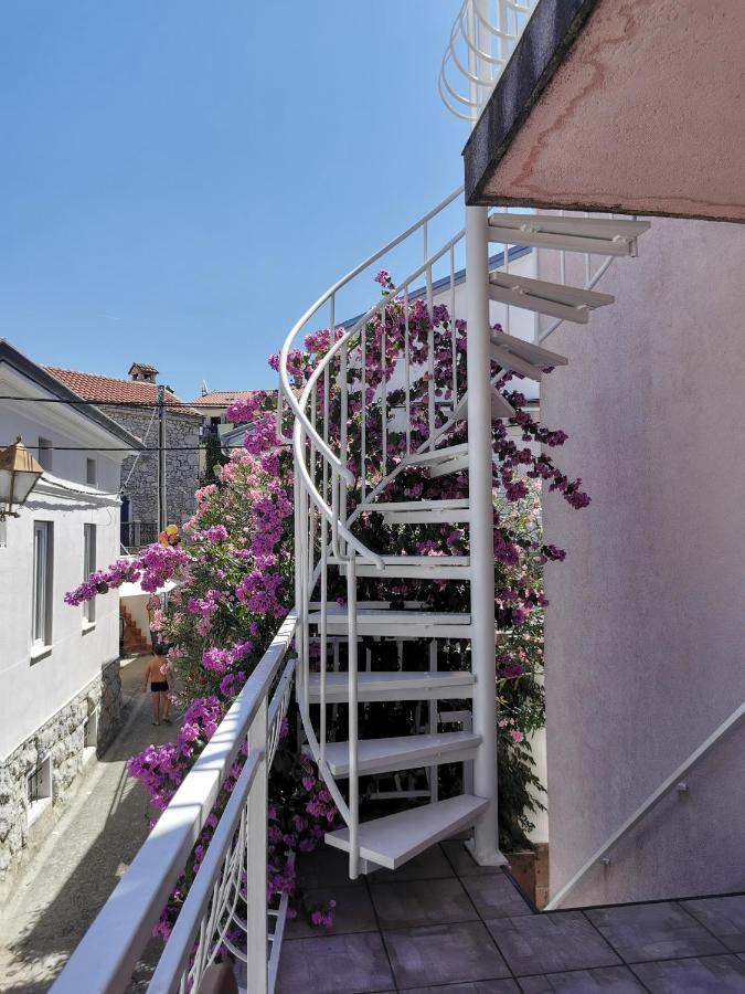 Apartamento Ribar 1 Njivice Exterior foto