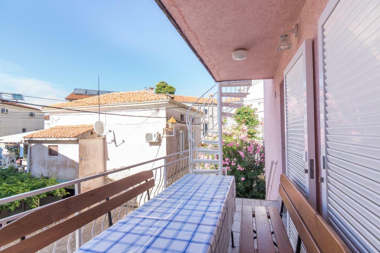 Apartamento Ribar 1 Njivice Exterior foto